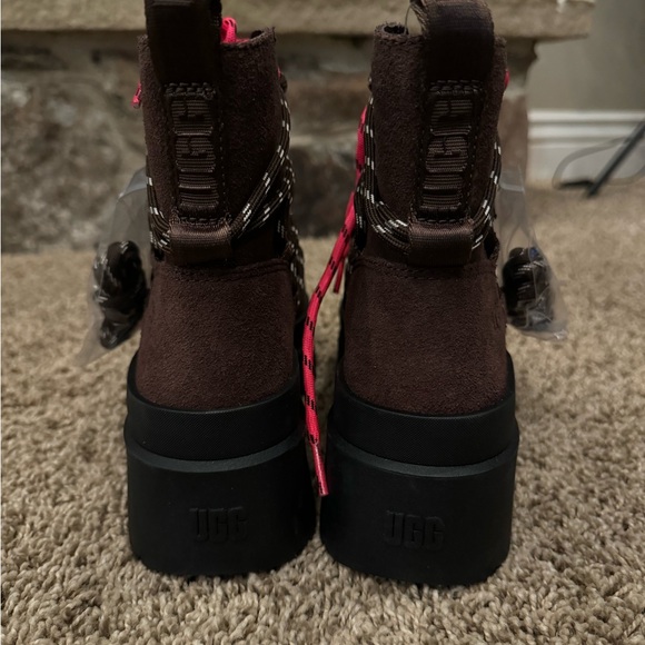 UGG BRISBANE LACE-UP WATERPROOF SUEDE PLATFORM BOOTS SIZE 9.5 NEW - Picture 8 of 11